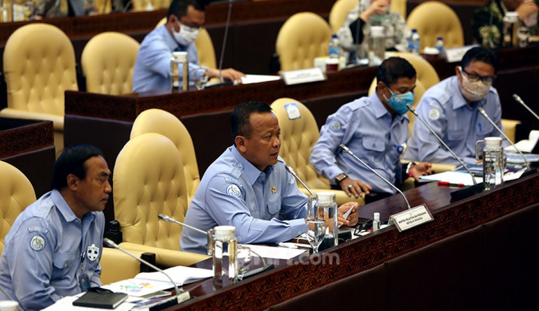 Menteri KKP Edhy Prabowo saat rapat kerja dengan Komisi IV DPR, Jakarta, Selasa (23/6). - JPNN.com