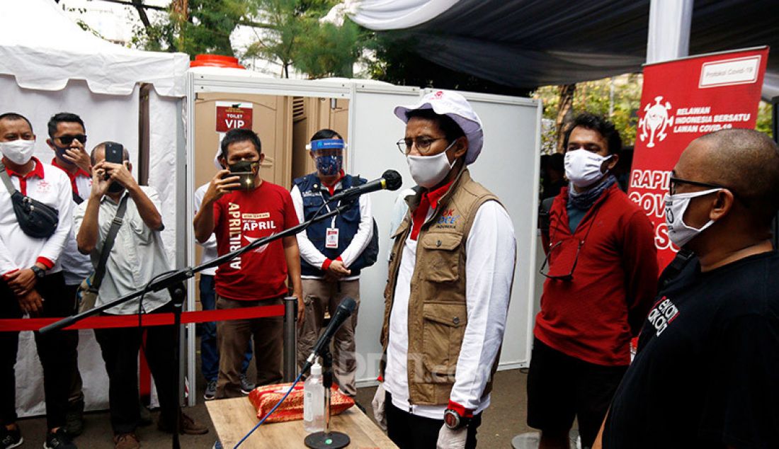 Pewarta Foto Indonesia (PFI) Pusat dan PFI Jakarta menggelar kegiatan rapid test Covid-19 untuk para jurnalis Jabodetabek di gedung Dewan Pers, Jakarta, Minggu (28/6). Rapid test yang mendatangkan tenaga medis dari Relawan Indonesia Bersatu Lawan Covid-19 ini tidak hanya diikuti oleh jurnalis foto saja, namun seluruh wartawan dan juga masyarakat umum. - JPNN.com