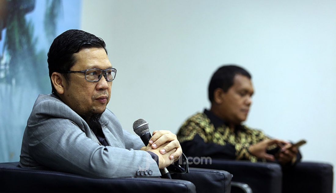 Ketua Komite I DPD Agustin Teras Narang menjadi pembicara pada diskusi Pilkada Serentak 2020 di Tengah Pandemi Covid-19 di Gedung DPR, Jakarta, Selasa (30/2). - JPNN.com
