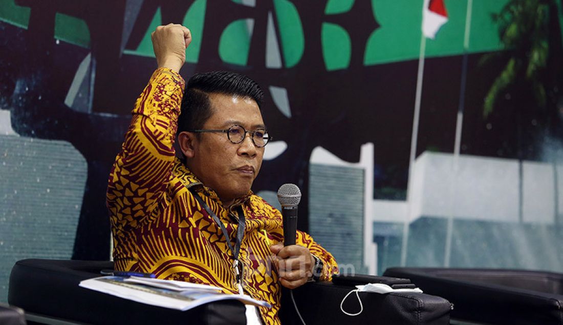 Angggota DPR Fraksi Partai Golkar Mukhammad Misbakhun berbicara pada diskusi Kemarahan presiden Berujung Reshuffle Kabinet, Jakarta, Kamis (2/7). - JPNN.com