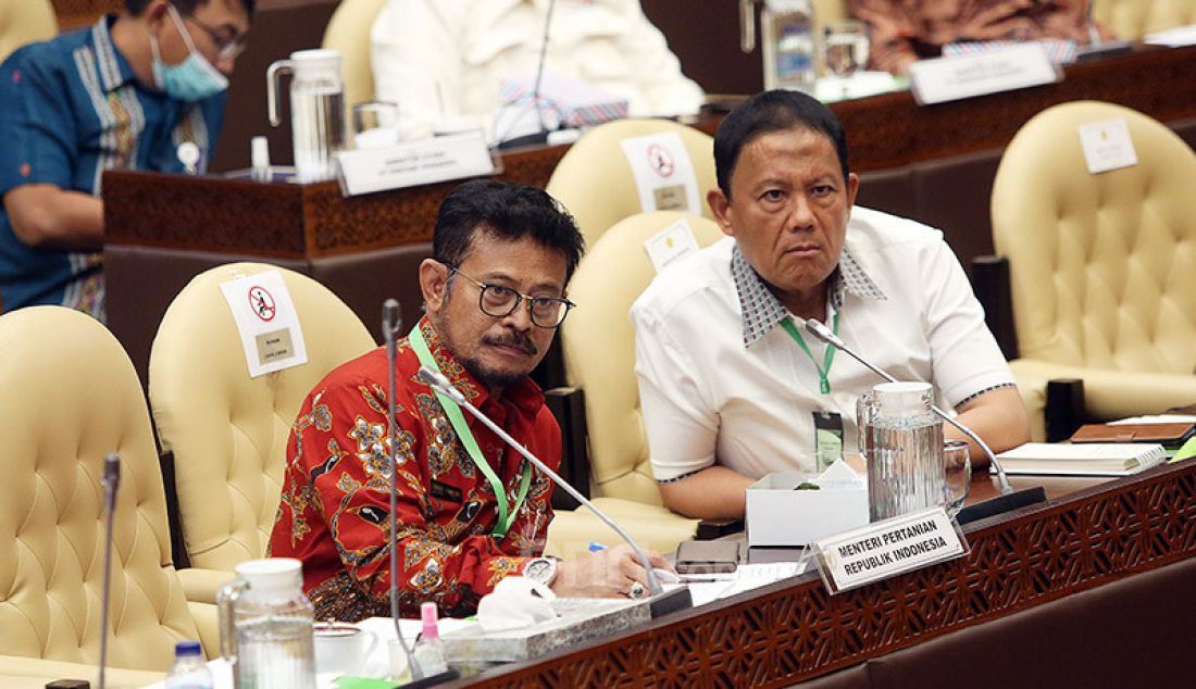 Menteri Pertanian Syahrul Yasin Limpo mengikuti rapat kerja dengan Komisi IV DPR di Kompleks Parlemen, Senayan, Jakarta, Selasa (7/7). Rapat itu membahas program strategis kementrian dalam rangka percepatan pemulihan ekonomi dampak COVID-19. - JPNN.com