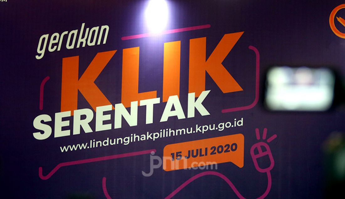 Peluncuran Gerakan Klik Serentak (GKS) melalui www.lindungihakpilihmu.kpu.go.id di Kantor KPU, Jakarta, Rabu (15/7). Peluncuran GKS ini untuk meningkatkan kualitas daftar pemilih Pemilihan Serentak 2020. - JPNN.com