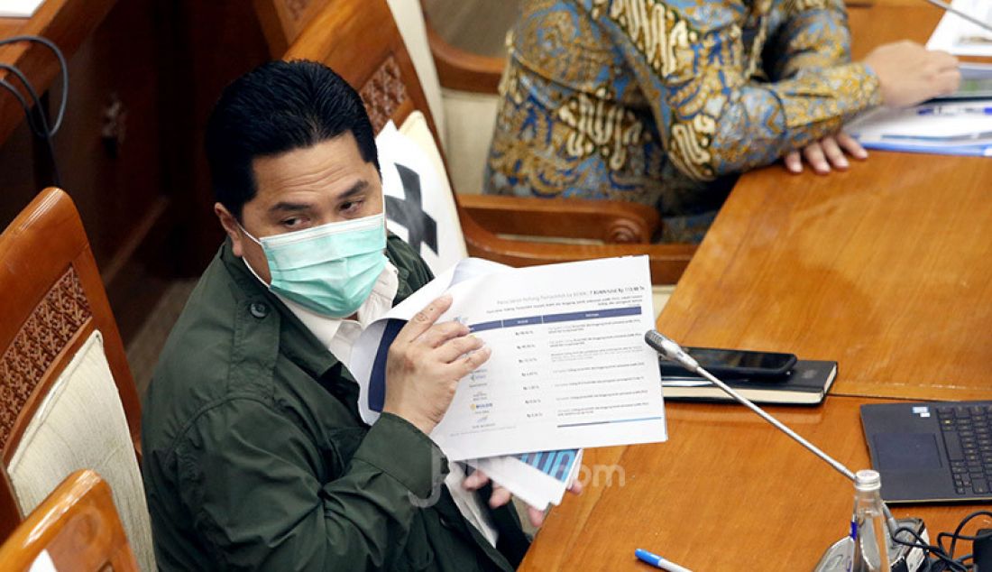 Menteri BUMN Erick Thohir mengikuti rapat kerja dengan Komisi VI DPR, Jakarta, Rabu (15/7). Rapat tersebut membahas Penyertaan Modal Negara Tahun 2020 sesuai Perpres No. 54 Tahun 2020 tentang Perubahan Postur dan rincian APBN TA 2020, Pandangan Poksi-poksi tentang PMN Tahun 2020, Pencairan Hutang Pemerintah kepada BUMN TA 2020 dan Dana talangan TA 2020 dan tindaklanjut kesimpulan RDP Komisi VI dengan Mitra di Masa Sidang III dan IV TS 2019-2020. - JPNN.com