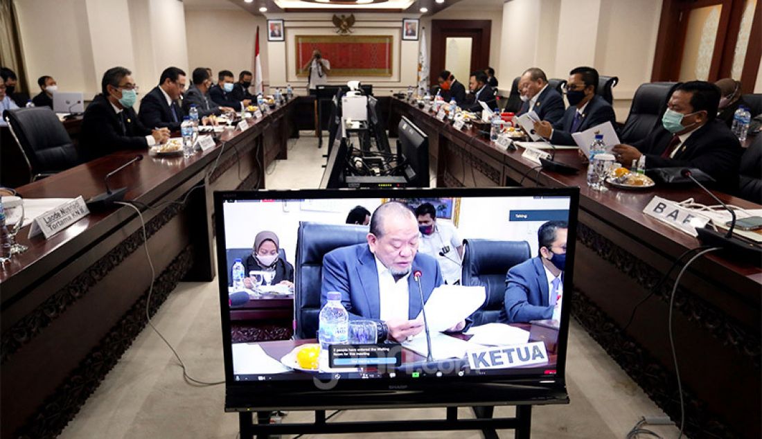 Suasana sidang Paripurna Luar Biasa DPD bersama Ketua BPK Agung Firman Sampurna, Jakarta, Kamis (16/7). Sidang beragendakan penyampaian LKPP TA 2019. - JPNN.com