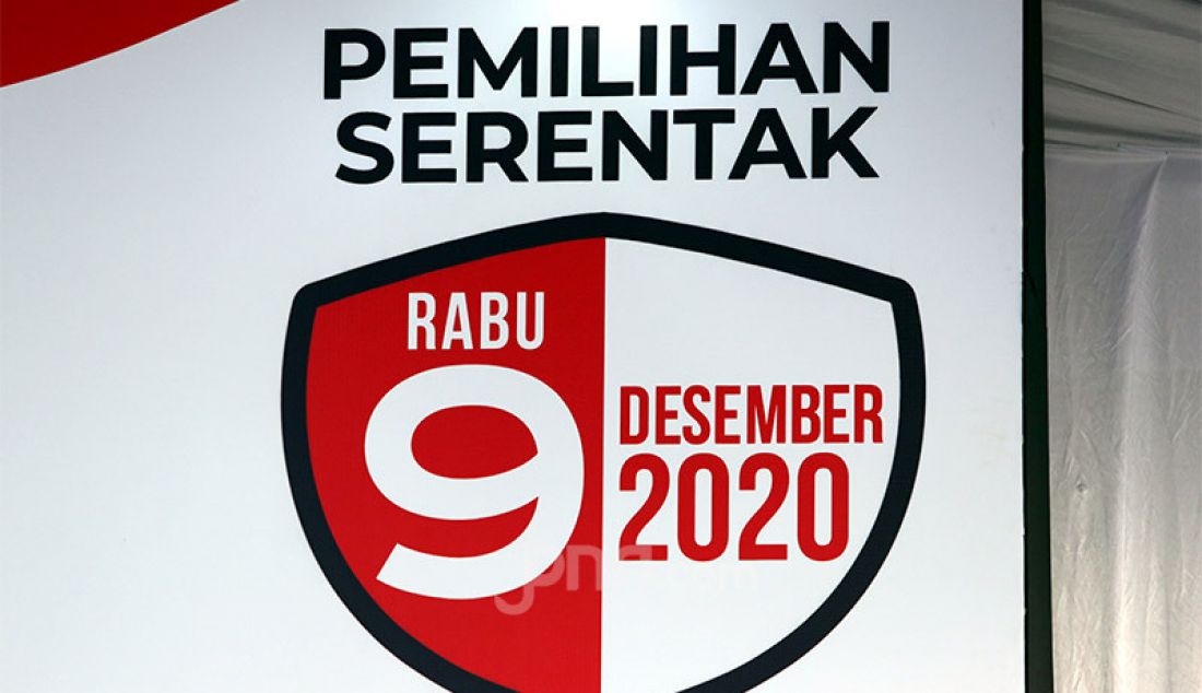 Simulasi pemungutan suara pemilihan serentak 2020, Jakarta, Rabu (22/7). Simulasi tersebut digelar untuk memberikan edukasi kepada masyarakat terkait proses pemungutan dan penghitungan suara Pilkada serentak 2020 yang akan dilaksanakan pada 9 Desember 2020 dengan menerapkan protokol kesehatan COVID-19. - JPNN.com