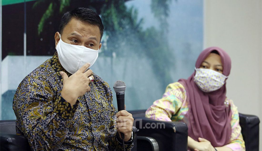Anggota komisi II Fraksi PKS, Mardani Ali Sera dan Direktur Eksekutif Perludem Titi Anggraini saat menjadi pembicara pada diskusi Kekhawatiran Menguatnya Dinasti Politik, Jakarta, Selasa (28/7). - JPNN.com