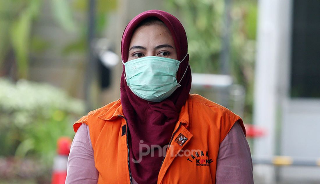 Tersangka penyuap Bupati Kutai Timur Aditya Maharani menjalani pemeriksaan lanjutan di gedung KPK, Jakarta, Selasa (18/8). Aditya Maharani diperiska sebagai tersangka dalam kasus dugaan pemberian suap terkait proyek pengerjaan infrastruktur di lingkungan Pemkab Kutai Timur tahun 2019-2020. - JPNN.com