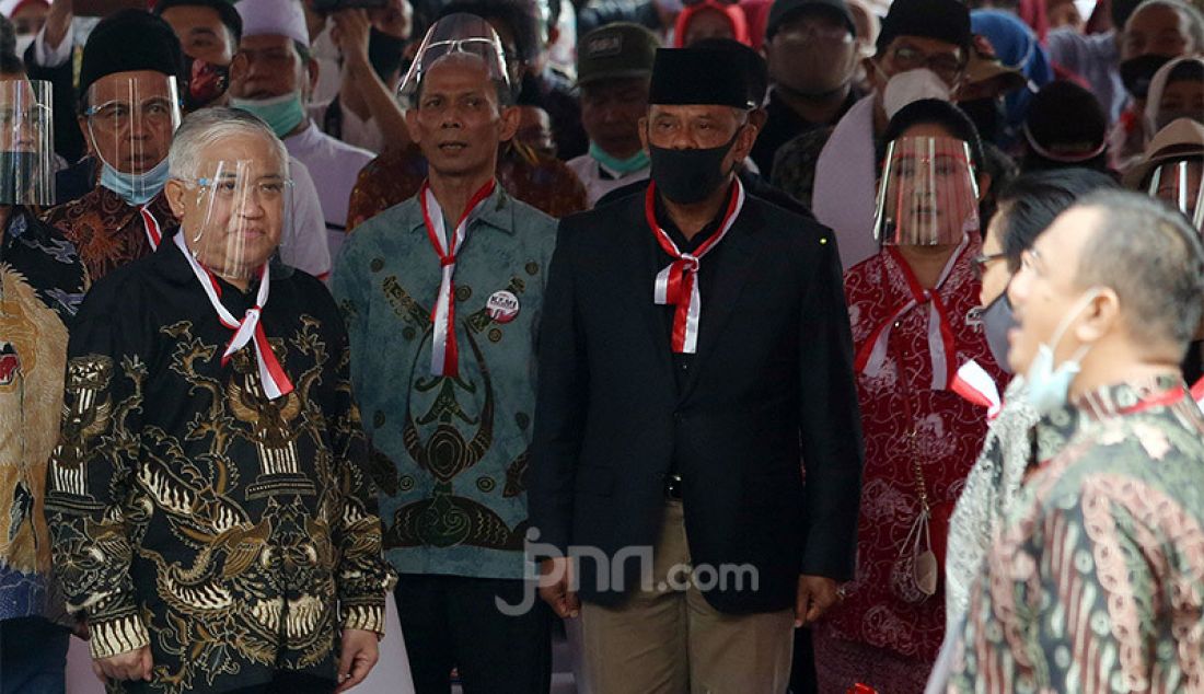 Koalisi Aksi Menyelamatkan Indonesia menggelar deklarasi di Tugu Proklamasi, Jakarta, Selasa (18/8). Aksi tersebut dihadiri tokoh-tokoh seperti Din Syamsuddin, Jendral (Purn) Gatot Nurmantyo, Amien Rais, Refly Harun, Ahmad Yani dan lain-lain. - JPNN.com