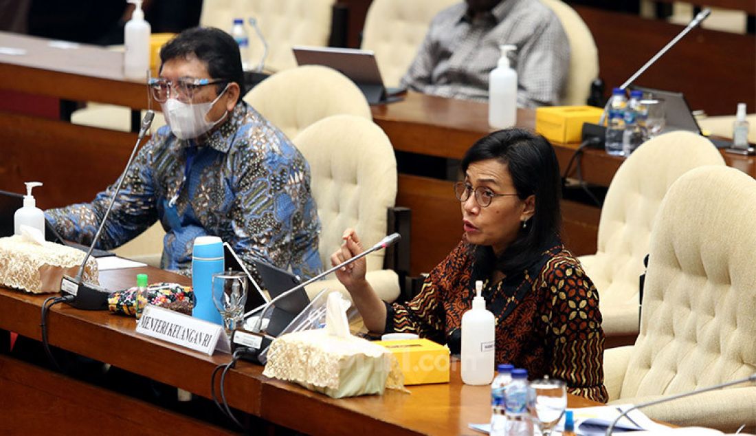 Menteri Keuangan Sri Mulyani mengikuti rapat kerja dengan Komisi XI DPR, Jakarta, Rabu (26/8). Rapat ini membahas laporan keuangan Kementerian Keuangan dalam APBN 2019. - JPNN.com