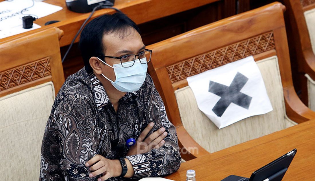 Direktur Utama PT Phapros Tbk Hadi Kardoko menghadiri rapat dengar pendapat Komisi VI DPR di Jakarta, Senin (5/10). Rapat tersebut membahas kondisi aktual PT Phapros dalam penanganan Covid-19 dan program Pemulihan Ekonomi Nasional. - JPNN.com