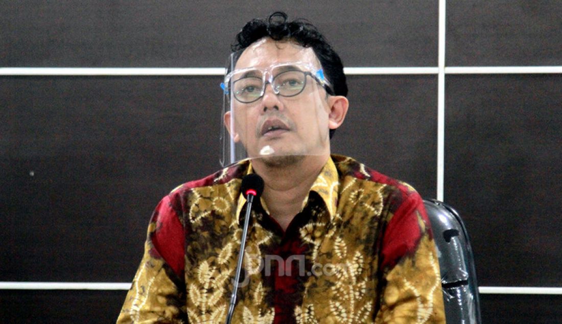Komisioner Komnas HAM Beka Ulung Hapsara dalam jumpa pers di kantornya, Senin (28/12) terkait temuan hasil investigasi tentang tewasnya enam laskar FPI di Tol Jakarta - Cikampek pada 7 Desember 2020. - JPNN.com