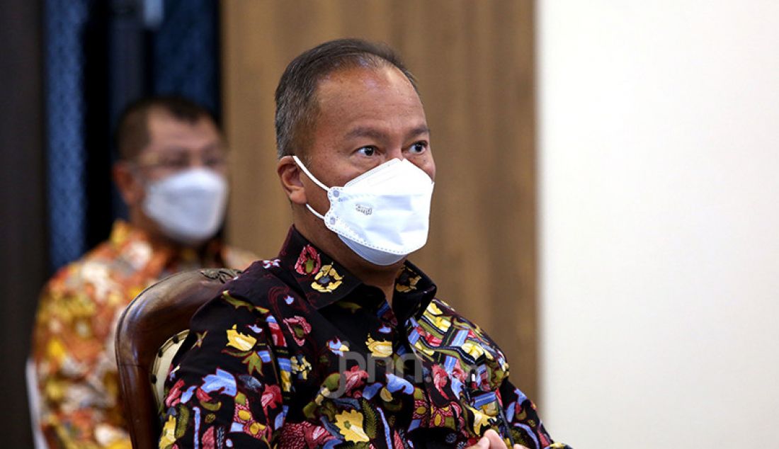 Menteri Perindustrian Agus Gumiwang Kartasasmita menghadiri acara penyerahan 35 juta masker dari Kemenperin untuk masyarakat melalui TNI dan Polri di Kantor Kemenko Perekonomian, Jakarta, Rabu (24/2). - JPNN.com
