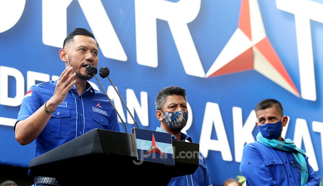 Ketum Partai Demokrat Agus Harimurti Yudhoyono memberikan keterangan pers di Kantor DPP Partai Demokrat, Jakarta, Rabu (31/3). - JPNN.com