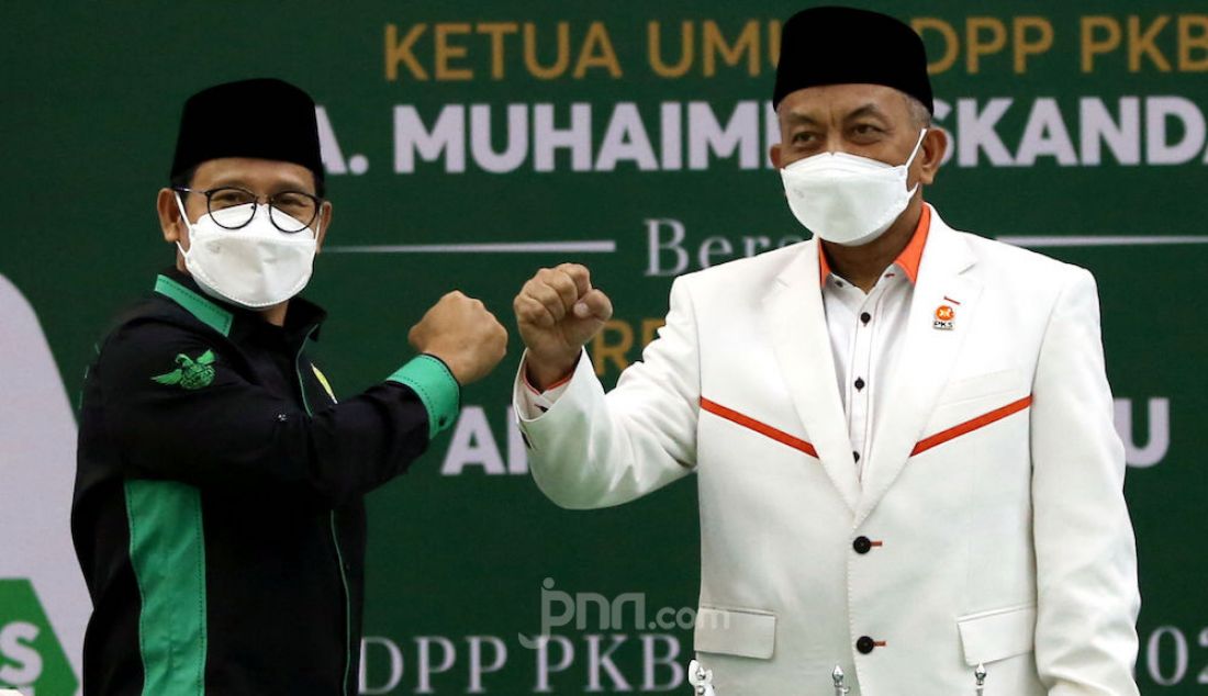 Ketua Umum PKB A Muhaimin Iskandar (kiri) dan Presiden PKS Ahmad Syaikhu dalam pertemuan bertitel Silaturahmi Kebangsaan di DPP PKB, Jakarta Pusat, Rabu (28/4). - JPNN.com