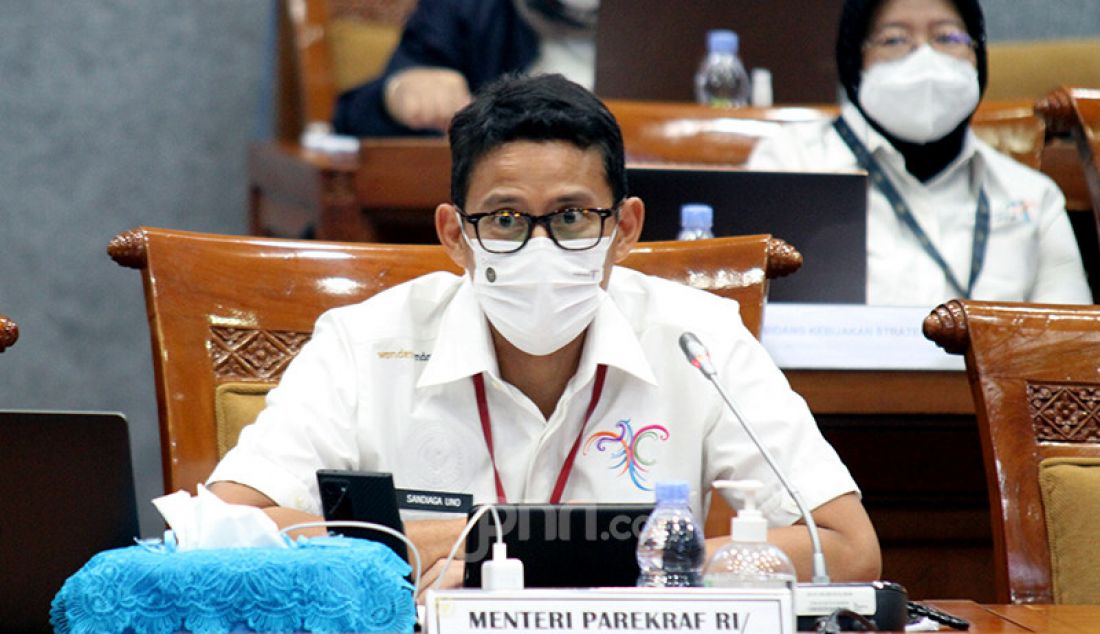 Menteri Pariwisata dan Ekonomi Kreatif (Menparekraf) Sandiaga Uno menghadiri rapat kerja Komisi X DPR di Kompleks Parlemen Senayan, Jakarta, Senin (14/6). Rapat tersebut membahas RKA K/L dan RKP K/L Kemenparekraf Tahun 2022. - JPNN.com