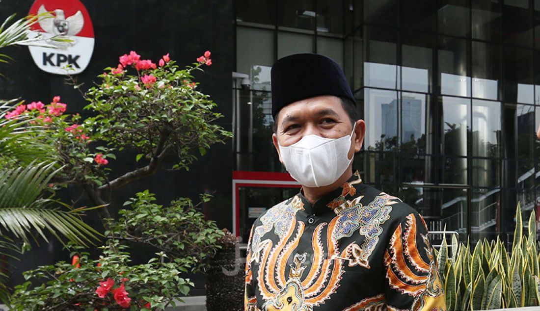 Wakil Ketua Komisi IV DPR RI Dedi Mulyadi usai menjalani pemeriksaan di Gedung KPK, Jakarta, Rabu (4/8). Dedi diperiksa sebagai saksi terkait kasus suap Pengurusan Dana Bantuan Provinsi Jawa Barat kepada Kabupaten Indramayu tahun anggaran 2017-2019. - JPNN.com