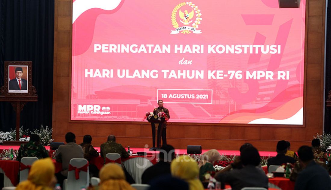 Ketua MPR RI Bambang Soesatyo berpidato pada Peringatan Hari Konstitusi dan HUT ke-76 MPR RI di Kompleks Parlemen Senayan, Jakarta, Rabu (18/8). - JPNN.com