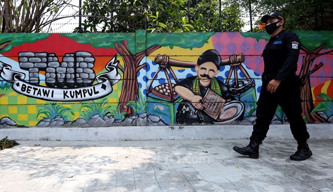 Mural yang ada di Taman Betawi Ngumpul, Jakarta, Jumat (27/8). Belakangan seni lukis mural menjadi viral. - JPNN.com