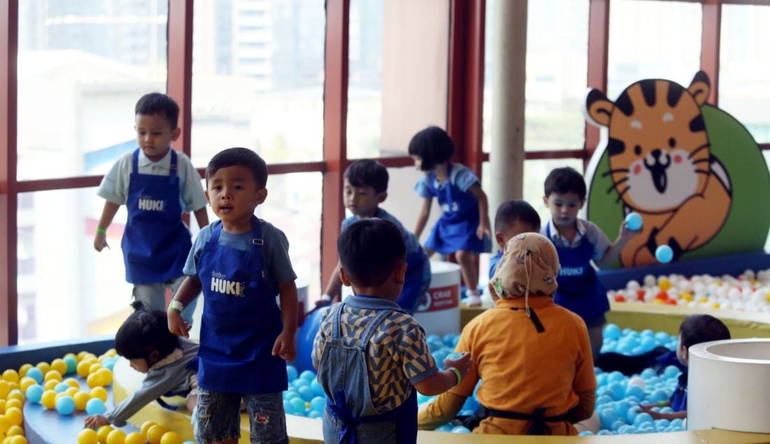 Anak-anak saat bermain Bersama disela acara interaktif Playdate with Nikita and Issa, Jakarta, Rabu (18/7). Untuk mendukung tumbuh kembang si Kecil, Baby HUKI mengadakan kegiatan Playdate bersama Nikita Willy dan Issa sebagai Brand Ambassador untuk memberikan edukasi kepada para orang tua mengenai pentingnya menciptakan bonding yang sehat dengan si Kecil melalui berbagai aktivitas yang interaktif. - JPNN.com