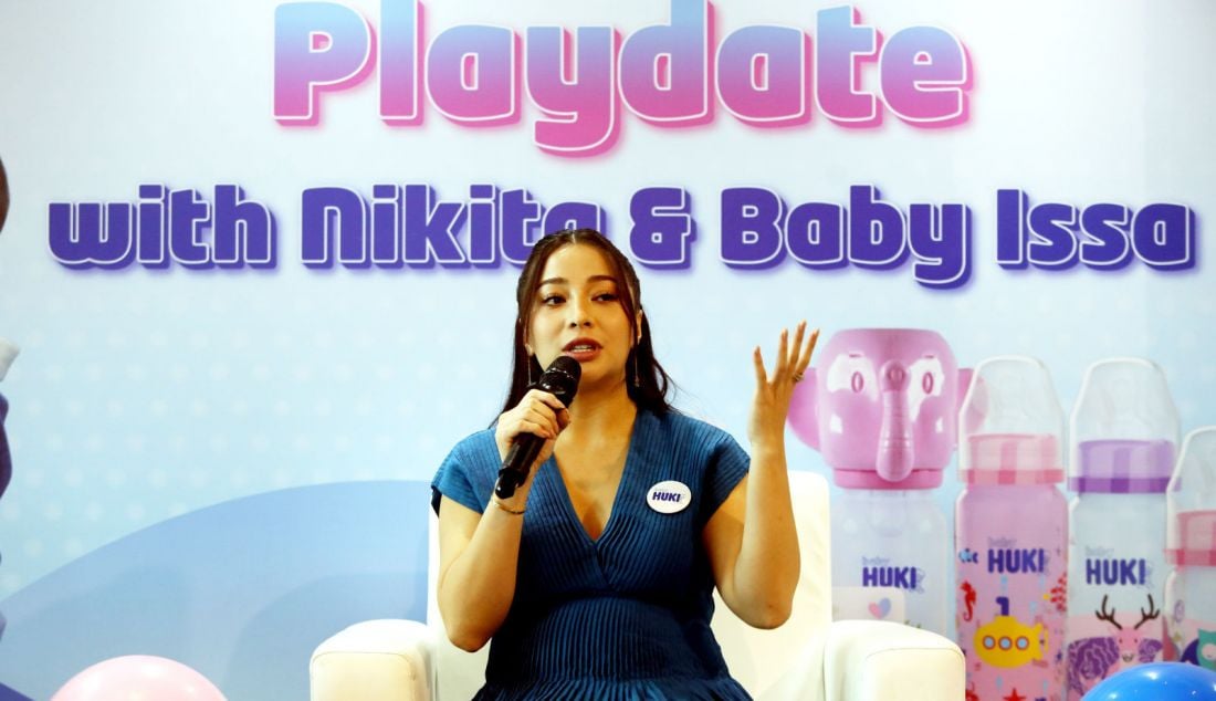 Brand Ambassador Baby HUKI Nikita Willy dalam acara interaktif Playdate with Nikita and Issa, Jakarta, Rabu (18/7). Baby HUKI percaya bahwa memiliki momen yang berkualitas atau bonding yang sehat antara orang tua dan si Kecil itu sangat penting. Untuk mendukung tumbuh kembang si Kecil, Baby HUKI mengadakan kegiatan Playdate bersama Nikita Willy dan Issa sebagai Brand Ambassador untuk memberikan edukasi kepada para orang tua mengenai pentingnya menciptakan bonding yang sehat dengan si Kecil melalui berbagai aktivitas yang interaktif. - JPNN.com