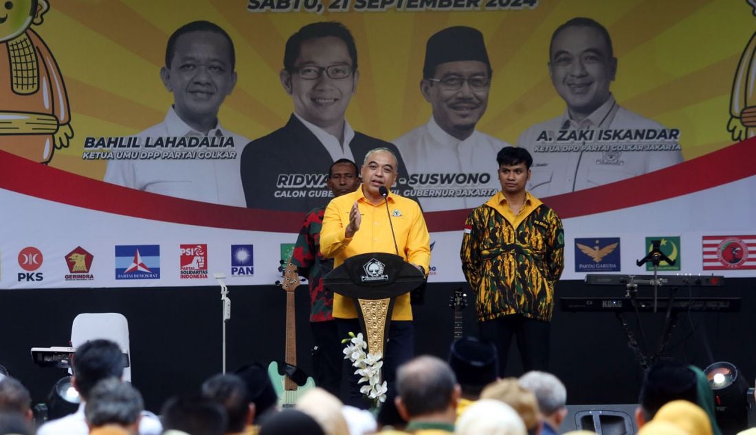 Ketua DPD Partai Golkar DKI Jakarta Ahmed Zaki Iskandar saat acara Apel Pemenangan Ridwan Kamil - Suswono (RIDO) di Halaman kantor Golkar DKI Jakarta, Jakarta, Sabtu (21/9). - JPNN.com