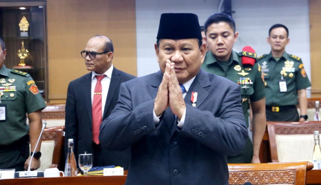 Menhan Prabowo Subianto saat rapat kerja (Raker) dengan Komisi I DPR di Gedung DPR, Jakarta, Rabu (25/9). Rapat tersebut beragendakan pembicaraan Tingkat I Terhadap 5 RUU Kerjasama Bidang Pertahanan. - JPNN.com