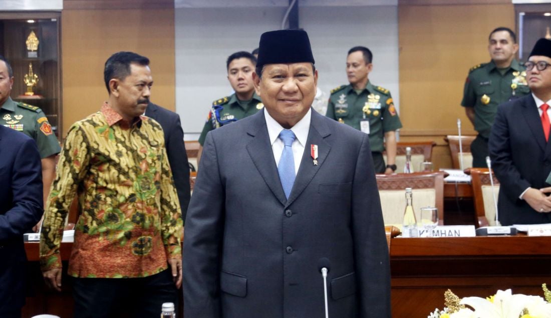 Menhan Prabowo Subianto saat rapat kerja (Raker) dengan Komisi I DPR di Gedung DPR, Jakarta, Rabu (25/9). Rapat tersebut beragendakan pembicaraan Tingkat I Terhadap 5 RUU Kerjasama Bidang Pertahanan. - JPNN.com