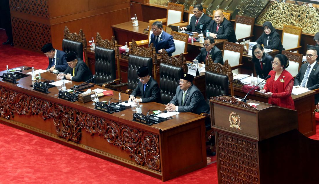 Puan Maharani menjadi Ketua DPR Periode 2024-2029, sedangkan Adies Kadir, Sufmi Dasco Ahmad, Saan Mustopa, dan Cucun Ahmad Syamsurijal masing-masing menjadi Wakil Ketua DPR. - JPNN.com