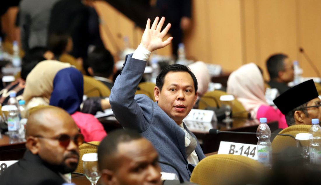 Anggota DPD Sultan B Najamudin saat Pemilihan Ketua DPD periode 2024-2029 pada Sidang Paripurna Pemilihan Pimpinan DPD RI di Gedung Nusantara V, Kompleks Parlemen, Jakarta, Rabu (2/10). Sultan B Najamudin resmi terpilih sebagai Ketua Dewan Perwakilan Daerah (DPD) RI periode 2024-2029 dengan perolehan 95 suara mengungguli rivalnya La Nyalla Mattalitti yang memperoleh 56 suara. - JPNN.com