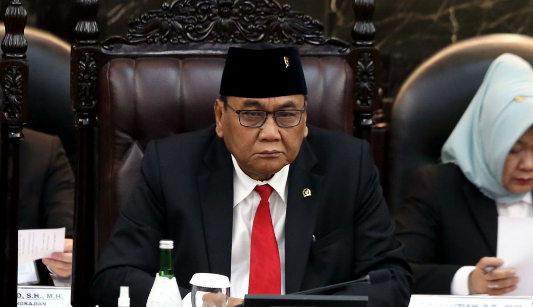 Anggota MPR RI Bambang Wuryanto saat mengikuti pelantikan Pimpinan MPR Periode 2024-2029 di Gedung Nusantara, Komplek Parlemen, Jakarta, Kamis (3/10). Ahmad Muzani menjadi Ketua MPR RI sedangkan Bambang Wuryanto, Kahar Muzakir, Rusdi Kirana, Lestari Moerdijat, Hidayat Nur Wahid, Eddy Soeparno, Edhie Baskoro Yudhoyono dan Abcandra Muhammad Akbar Supratman menjadi Wakil Ketua MPR RI. - JPNN.com