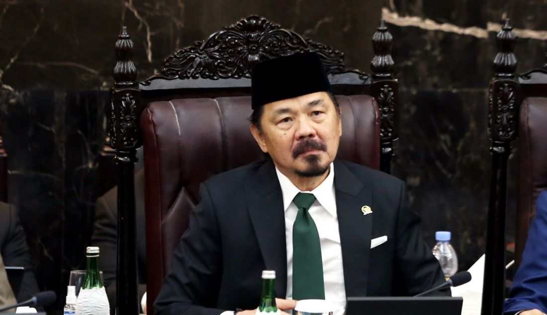 Anggota MPR RI Rusdi Kirana saat mengikuti pelantikan Pimpinan MPR Periode 2024-2029 di Gedung Nusantara, Komplek Parlemen, Jakarta, Kamis (3/10). Ahmad Muzani menjadi Ketua MPR RI sedangkan Bambang Wuryanto, Kahar Muzakir, Rusdi Kirana, Lestari Moerdijat, Hidayat Nur Wahid, Eddy Soeparno, Edhie Baskoro Yudhoyono dan Abcandra Muhammad Akbar Supratman menjadi Wakil Ketua MPR RI. - JPNN.com