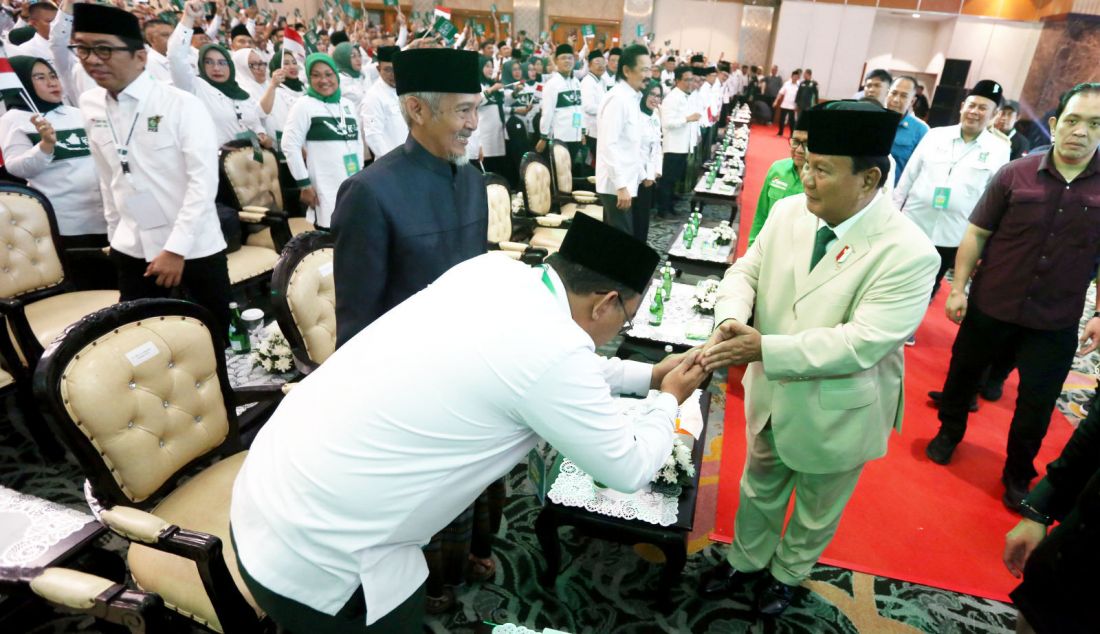 Presiden terpilih Prabowo Subianto dan Ketua Umum PKB Muhaimin Iskandar saat Pembukaan Forum Sinergitas Legislator PKB, Jakarta, Kamis (10/10). - JPNN.com