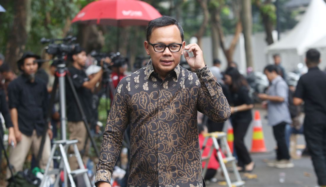 Bima Arya Sugiarto saat mendatangi kediaman Presiden terpilih Prabowo Subianto di Kertanegara, Jakarta, Selasa (15/10). Prabowo Subianto memanggil sejumlah tokoh-tokoh untuk menjadi calon menteri, calon Wakil menteri dan calon kepala badan di pemerintahannya. - JPNN.com