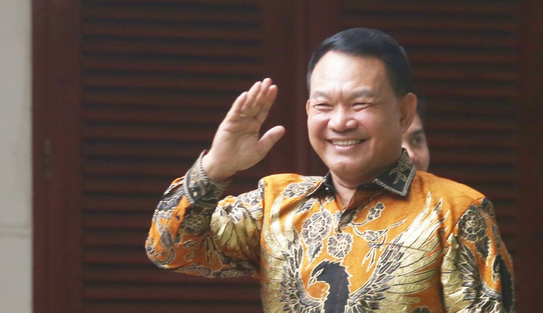 Dudung Abdurachman saat mendatangi kediaman Presiden terpilih Prabowo Subianto di Kertanegara, Jakarta, Selasa (15/10). Prabowo Subianto memanggil sejumlah tokoh-tokoh untuk menjadi calon menteri, calon Wakil menteri dan calon kepala badan di pemerintahannya. - JPNN.com