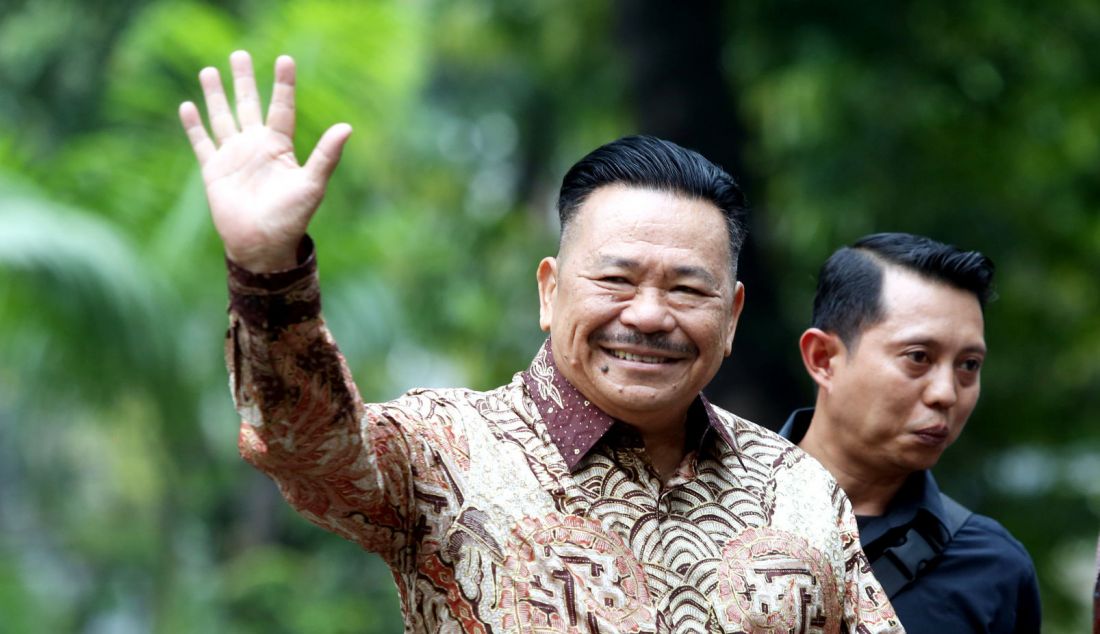 Otto Hasibuan saat mendatangi kediaman Presiden terpilih Prabowo Subianto di Kertanegara, Jakarta, Selasa (15/10). Prabowo Subianto memanggil sejumlah tokoh-tokoh untuk menjadi calon menteri, calon Wakil menteri dan calon kepala badan di pemerintahannya. - JPNN.com