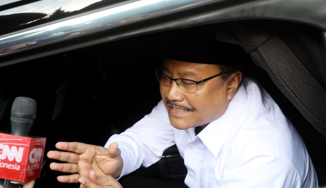 Menteri Sosial (Mensos) Saifullah Yusuf (Gus Ipul), tiba untuk menghadiri pembekalan calon menteri di Rumah Prabowo Subianto, Hambalang, Kabupaten Bogor, Jawa Barat, Rabu (16/10). - JPNN.com