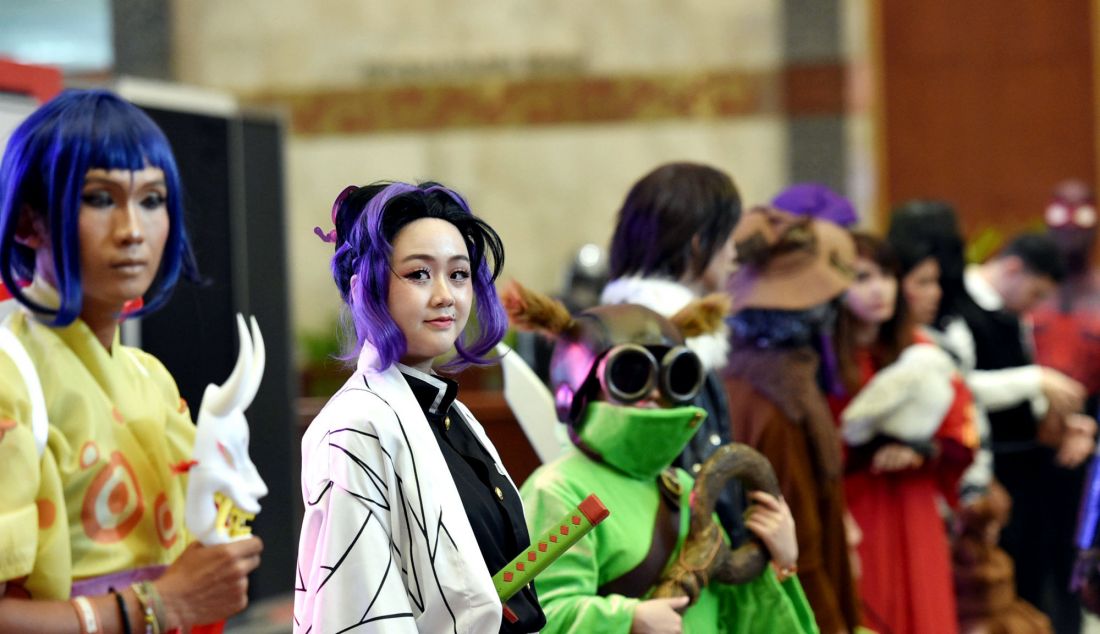 Para cosplayer yang memeriahkan acara wondrful Indonesia Comic Con 2024 di Jakarta Convention Center, Jakarta (9/11). wondr by BNI bersama Indonesia Comic Con hari ini telah resmi membuka acara wondrful Indonesia Comic Con 2024. Acara yang menyatukan segenap komunitas kreatif, mulai dari pecinta komik, film, musik, cosplay, hingga VTuber diselenggarakan mulai 9 hingga 10 November 2024 di Jakarta Convention Center. - JPNN.com