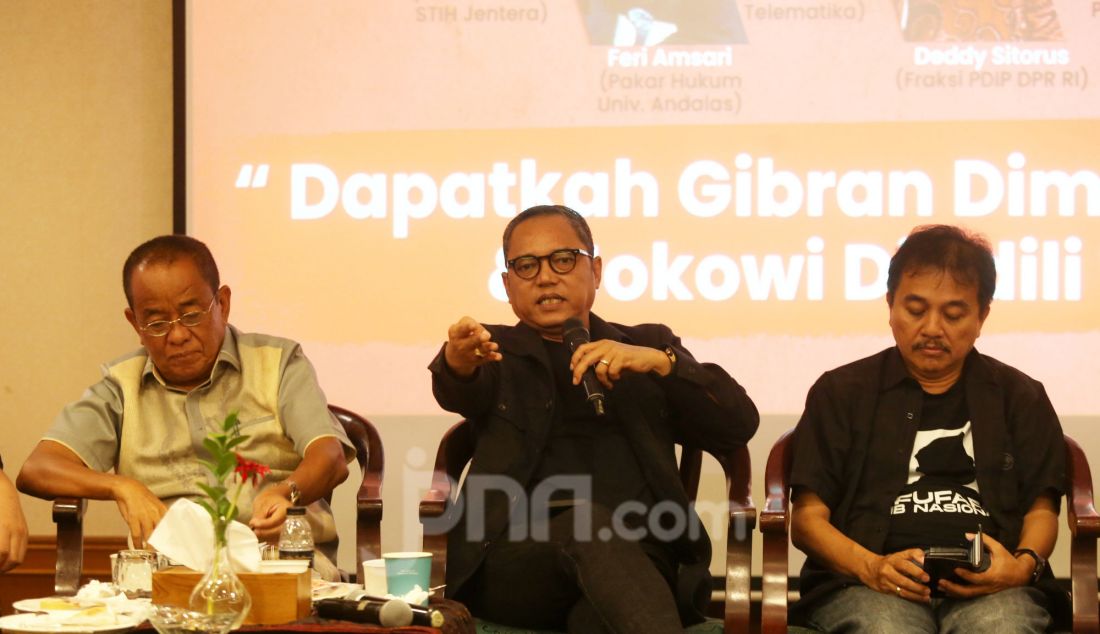 Kiri: Ahli Kebijakan Publik Said Didu, Fraksi PDIP DPRI Deddy Yevri Hanteru Sitorus dan PakarTelematika Roy Suryo Notodiprojo menjadi pembicara pada Seminar Pelanggaran Konstitusi, Etika, Fufufafa dan Akibat Hukumnya, Jakarta, Selasa (26/11). - JPNN.com