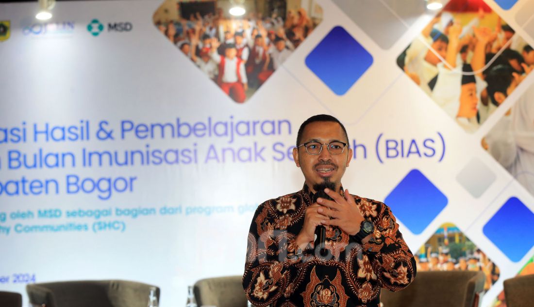 Direktur External Affairs MSD Indonesia Dudit Triyanto saat acara Program Bulan Imunisasi Anak Sekolah (BIAS), Kabupaten Bogor, Jawa Barat, Kamis (19/12). Yayasan Jalin Komunikasi Indonesia (Jalin Foundation) bekerja sama dengan Kementerian Kesehatan dan Dinas Kesehatan Kabupaten Bogor, telah berhasil menggelar kampanye #ImunisasiItuBaik dan #ImunisasiPasti sebagai upaya untuk mengatasi kesenjangan cakupan imunisasi pada program Bulan Imunisasi Anak Sekolah (BIAS) di Kabupaten Bogor, Jawa Barat. Program ini didukung oleh MSD (nama dagang Merck & Co., Inc., Rahway, N.J., USA), melalui program Solutions for Healthy Communities. Dengan tujuan untuk meningkatkan cakupan imunisasi di masyarakat yang kurang terlayani, melalui perilaku yang inklusif, pendekatan sosial dan kolaborasi lintas sektor, program ini telah berhasil meningkatkan cakupan imunisasi anak di Kabupaten Bogor. - JPNN.com