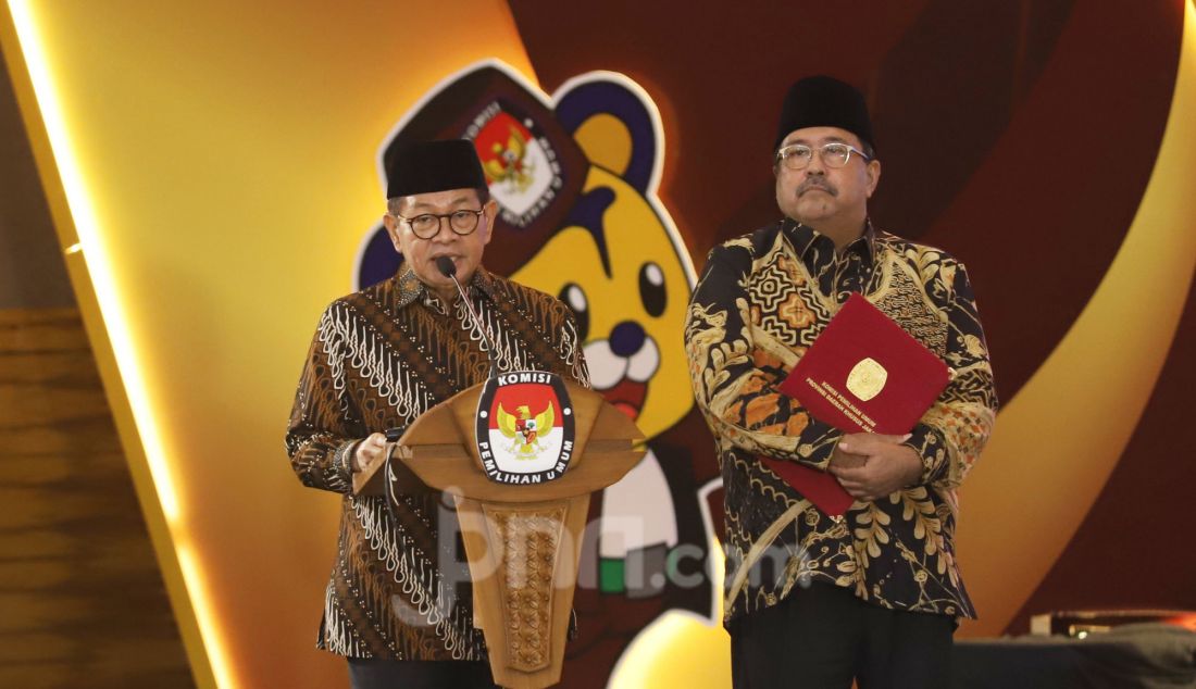 Gubernur dan Wakil Gubernur terpilih DKI Jakarta Pramono Anung dan Rano Karno mengikuti pada Rapat Pleno Terbuka Penetapan Pasangan Calon Terpilih Pemilihan Gubernur dan Wakil Gubernur DKI Jakarta Tahun 2024, Jakarta, Kamis (9/1). Komisi Pemilihan Umum (KPU) DKI Jakarta menetapkan pasangan Pramono Anung-Rano Karno sebagai Gubernur dan Wakil Gubernur terpilih DKI Jakarta dengan memperoleh 2.183.239 suara atau 50,07 persen dari total suara sah. - JPNN.com