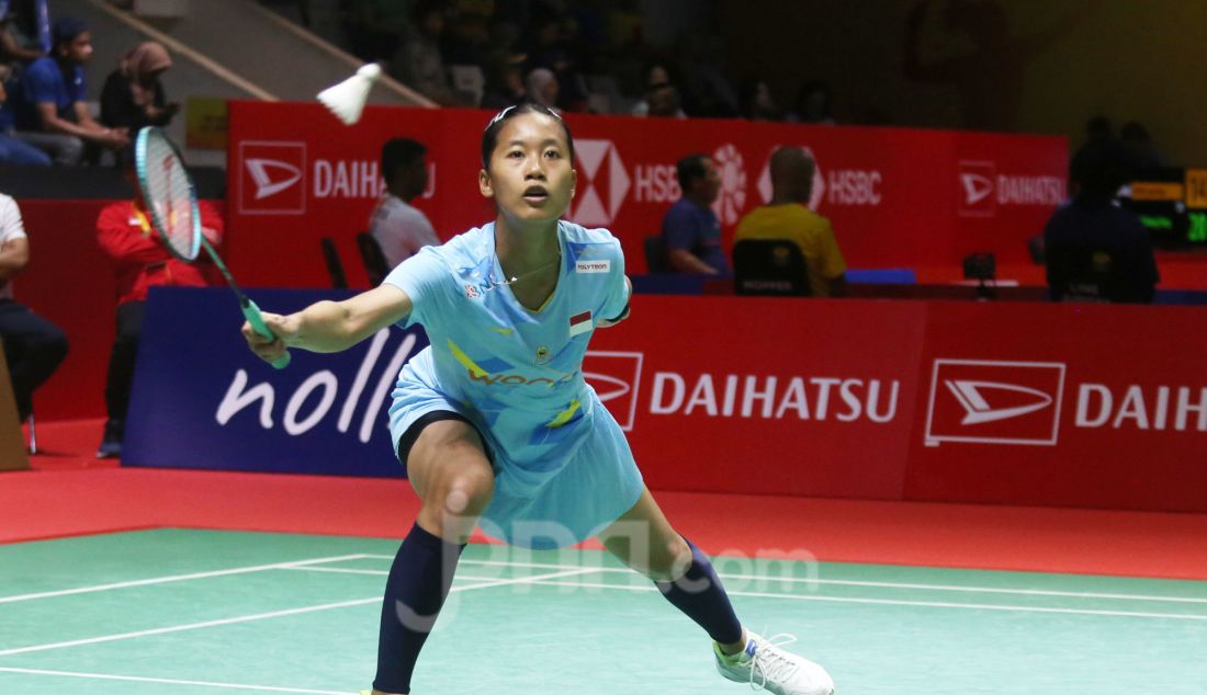 Tunggal putri Indonesia Putri Kusuma Wardani saat bertanding melawan wakil Taiwan Pai Yu Po di 32 Besar Daihatsu Indonesia Masters 2025, di Istora Senayan, Jakarta, Rabu (22/1). Putri KW menang 21-13 dan 21-14. - JPNN.com