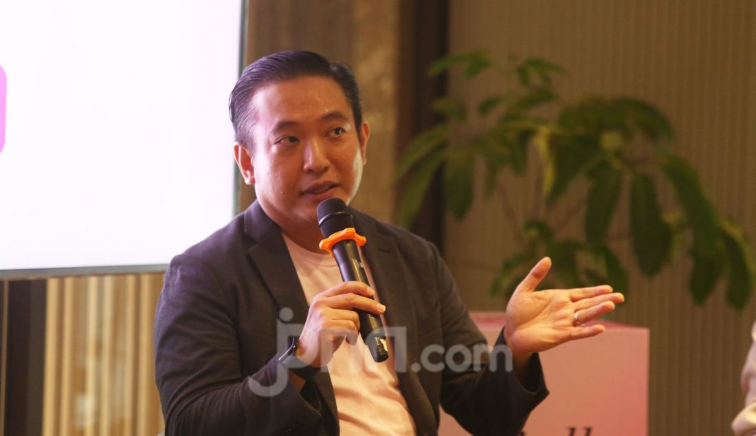 Co-Founder & CEO, Social Bella, Christopher Madiam saat acara Kick-off Sociolla 10th Anniversary, Jakarta, Kamis (23/1). Sociolla terus berinovasi dengan memanfaatkan teknologi terkini untuk mengintegrasikan pengalaman berbelanja online dan offline yang seamless. - JPNN.com