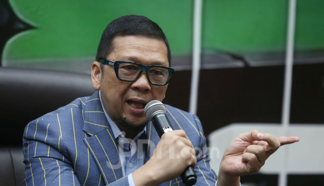 Wakil Ketua Baleg DPR RI Ahmad Doli Kurnia saat menjadi pembicara pada Diskusi Legislasi dengan tema Keberlanjutan Sumber Daya Alam: Peran Perguruan Tinggi Menjamin Praktik Pertambangan yang Ramah Lingkungan! di Ruang PPIP Gedung Nusantara I, Komplek Parlemen, Jakarta, Selasa (4/2). - JPNN.com