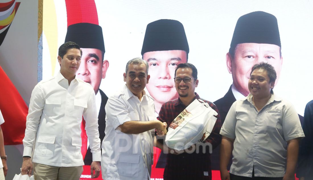 Ketua MPR RI sekaligus Sekjen Partai Gerindra Ahmad Muzani saat perayaan puncak HUT Partai Gerindra syukuran dan bakti sosial di Selasar Bazzar UMKM Merah Putih, Gedung Nusantara II DPR RI, Jakarta, Kamis (6/2). - JPNN.com