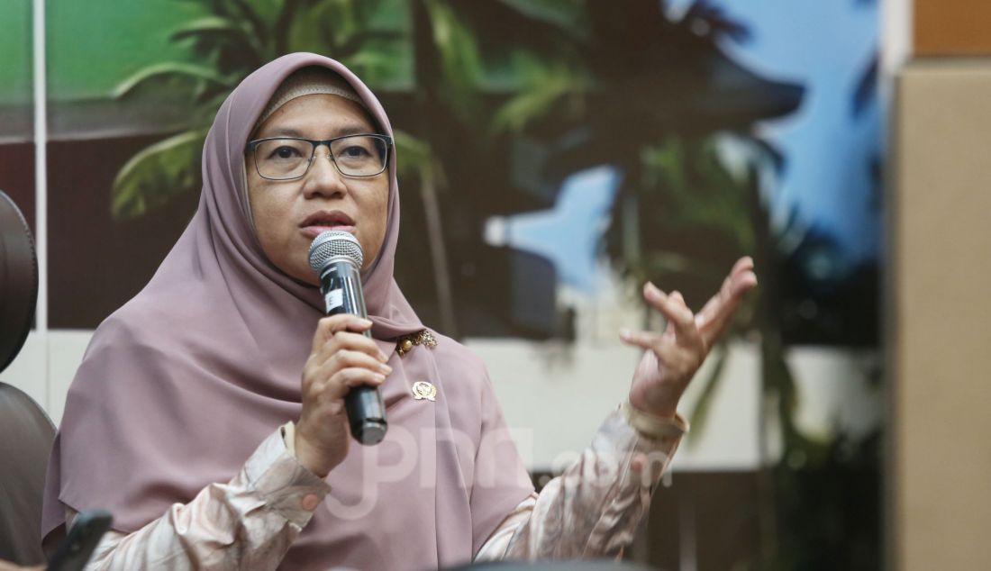 Anggota Komisi X DPR Fraksi PKS Ledia Hanifa saat menjadi pembicara pada diskusi Dialektika Demokrasi dengan tema 