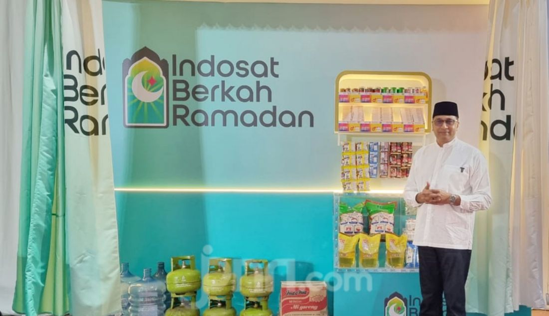 President Director & CEO Indosat Vikram Sinha saat Program Marbot Berdaya, Jakarta, Kamis (13/3). Melalui inisiatif pemberdayaan ekonomi lokal untuk Marbot di seluruh Indonesia, Indosat berkolaborasi bersama anak perusahaan (Lintasarta, Artajasa, BDx Indonesia) serta lembaga Zakat Infaq dan Sedekah (ZIS) Indosat, serta Dewan Masjid Indonesia (DMI), memberikan dukungan bagi ratusan keluarga penjaga masjid atau Marbot yang tersebar di 58 lokasi di seluruh Indonesia. - JPNN.com