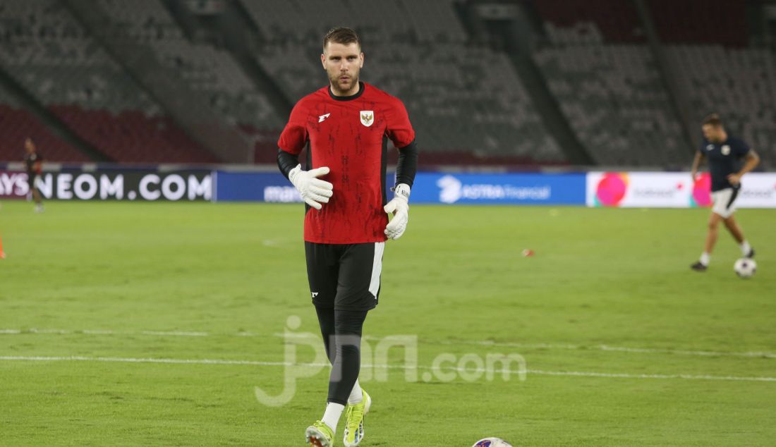 Sejumlah pemain timnas Indonesia Melakukan sesi latihan jelang melawan timnas Bahrain pada pertandingan FIFA World Cup Qualifiers R3 antara Indonesia dan Bahrain di Stadion Utama Gelora Bung Karno, Jakarta, Senin (24/3). Indonesia akan melawan Bahrain pada 25 Maret 2025 mendatang. - JPNN.com