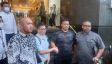 Sopir Pajero yang Viral di Medsos Akhirnya Hadir di Kantor Polisi, Lihat Tangannya - JPNN.com