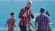 Arema FC Merugi TC di Bali? Gagal Bawa Gustavo Almeida Bentrok Kontra Persebaya - JPNN.com