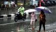 Cuaca Surabaya Hari Ini, Siang Hujan Deras, Sore-Malamnya Gerimis - JPNN.com